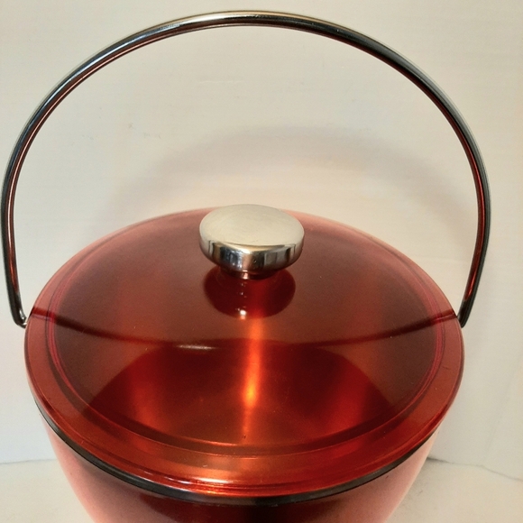 Stainless Steel Red  Thermal Ice Bucket - Picture 2 of 5